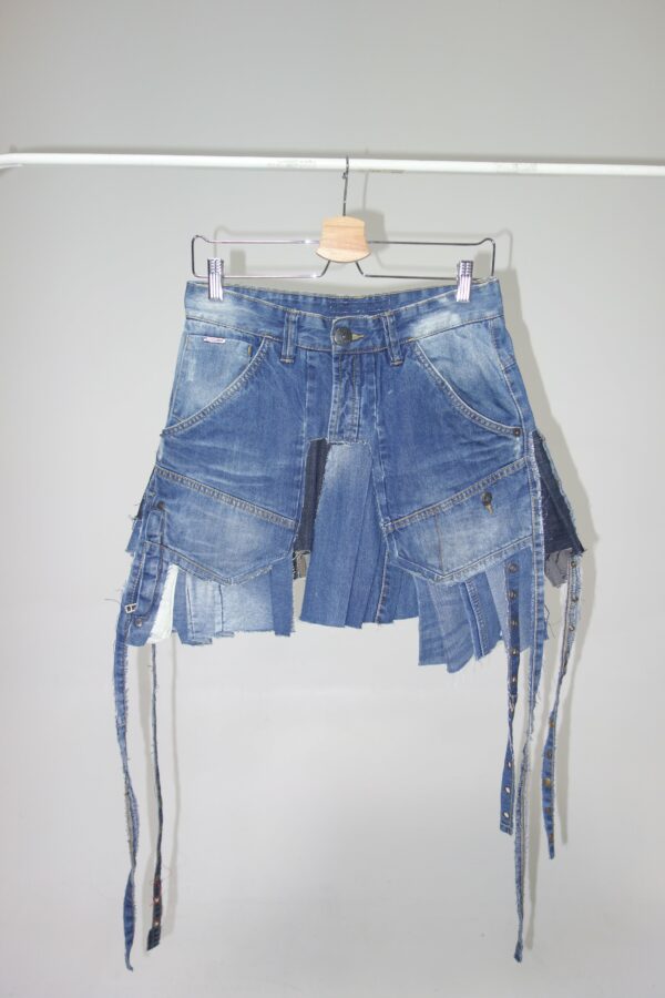 HOE SCHOOL mini skirt 17