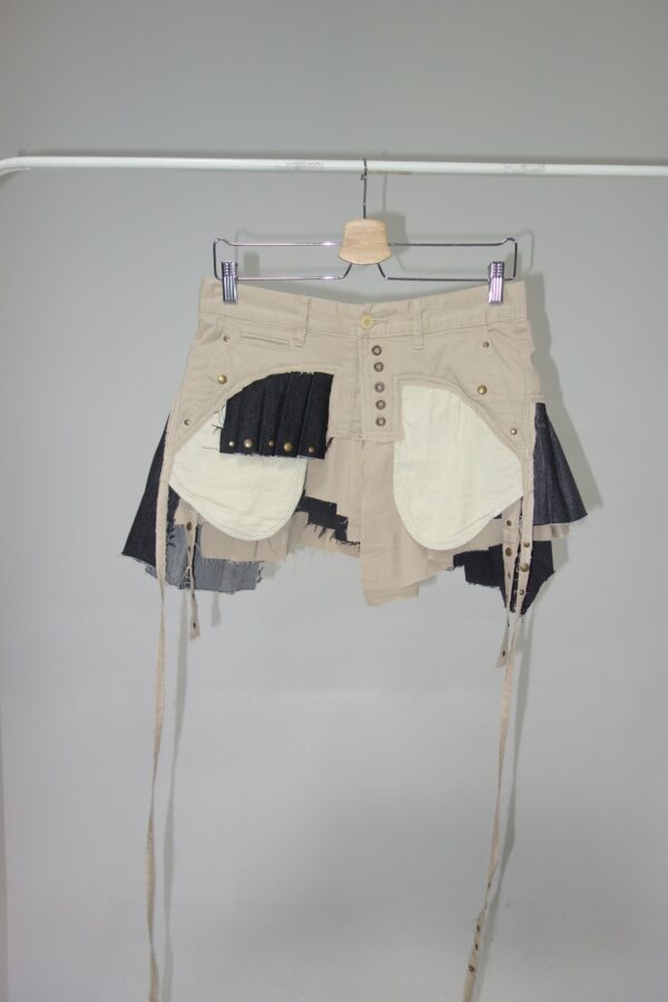 HOE SCHOOL mini skirt 19