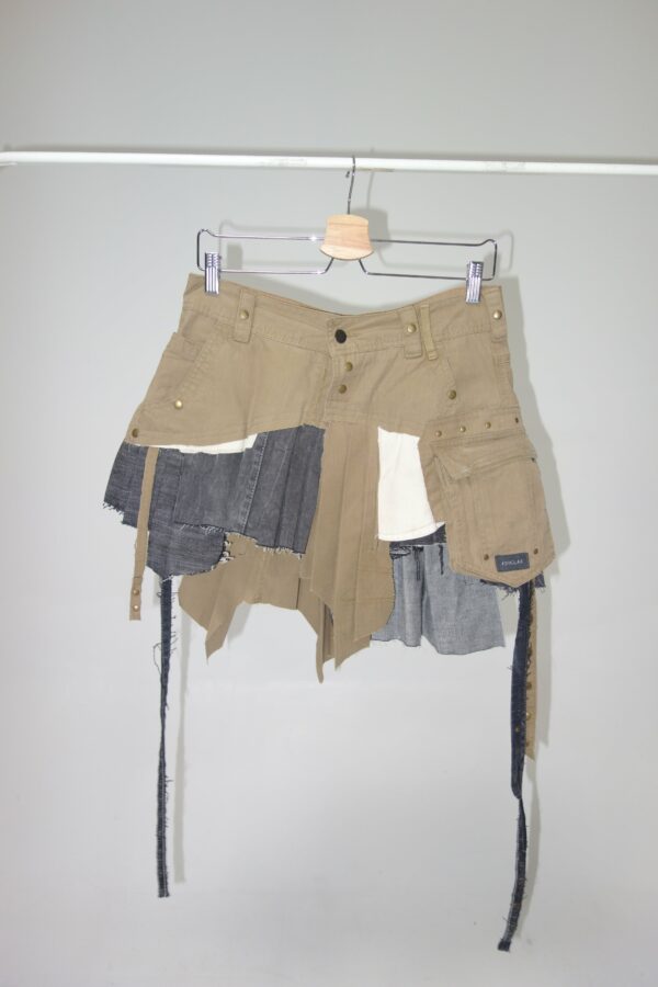HOE SCHOOL mini skirt 14