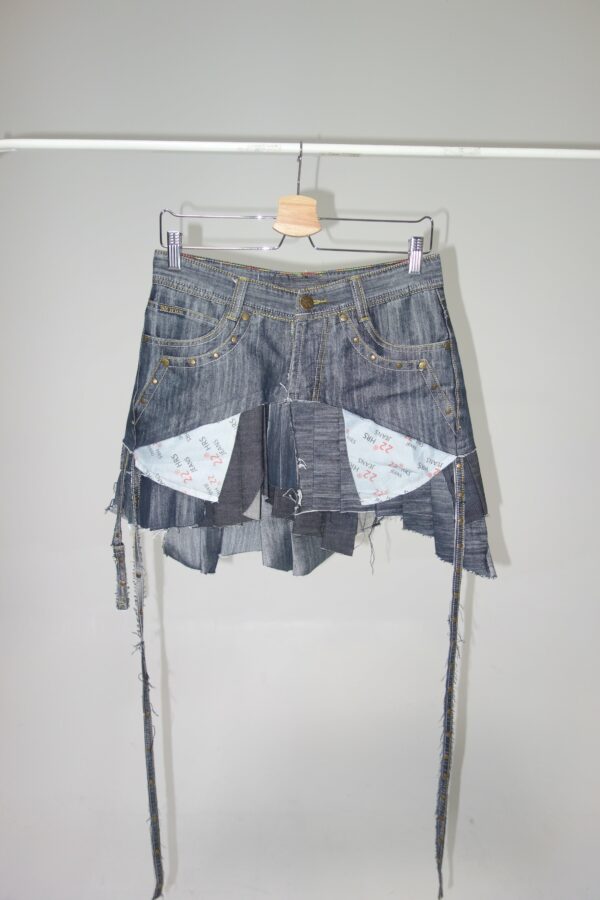 HOE SCHOOL mini skirt 22